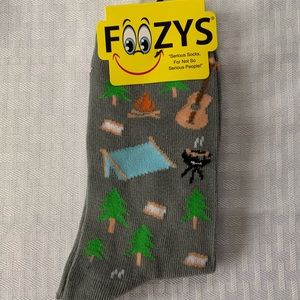 🦩NWT Foozy’s novelty socks, gray with camping theme